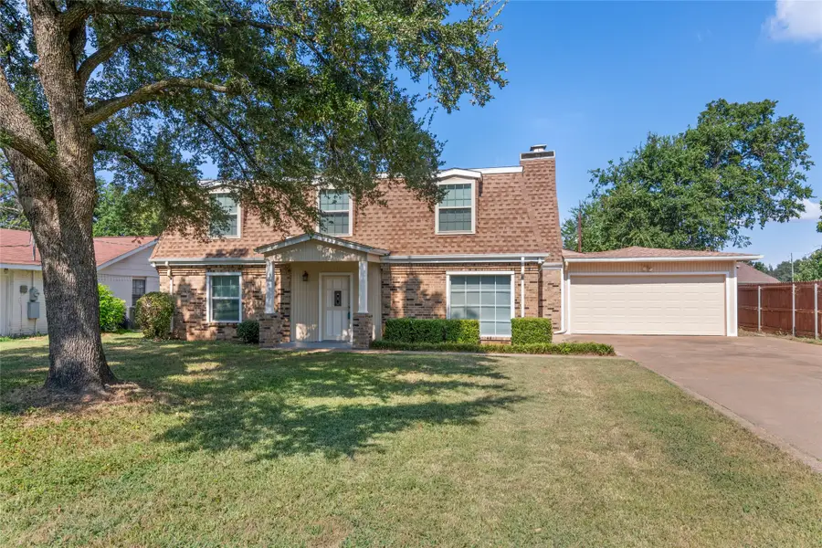 4102 Apache Trl Court, Granbury, TX 76048 - Image #2