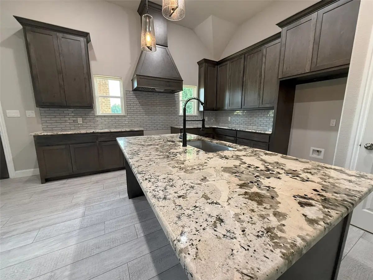 1007 Legend Avenue, Bonham, TX 75418 - Image #1