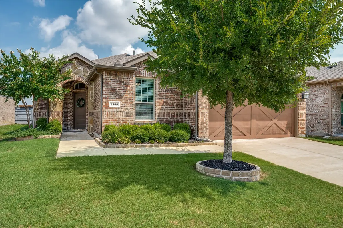 1509 Summit View Lane, Aubrey, TX 76227 - Image #1