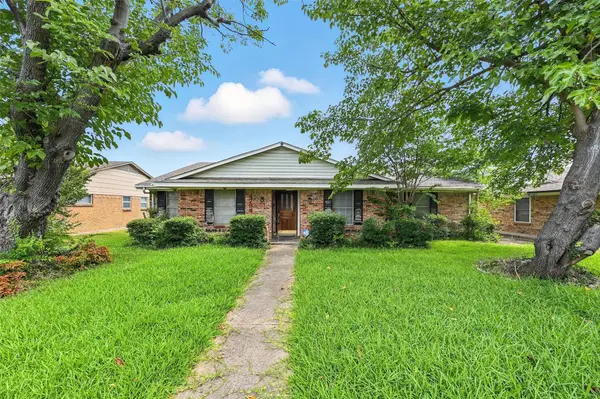 4734 Preston Trail Drive, Mesquite, TX 75150