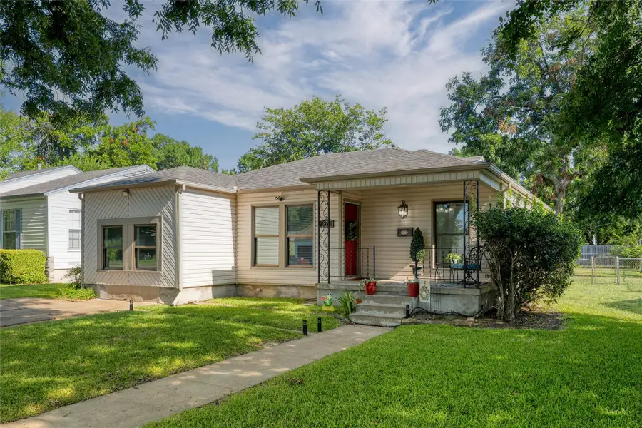 853 Holly Drive, Garland, TX 75040 - Image #2