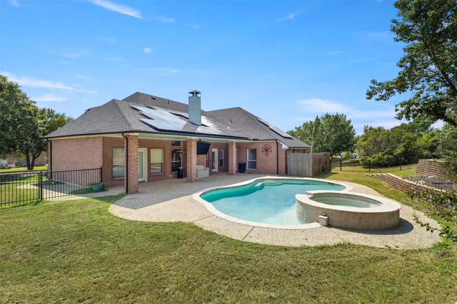 364 Preakness Place Road, Van Alstyne, TX 75495 - Image #2