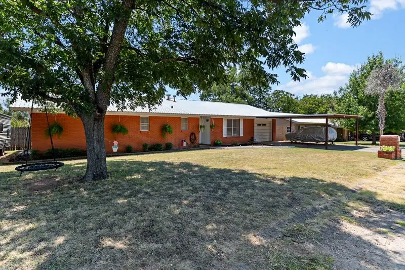 741 E 6th Street, Baird, TX 79504 - Image #2