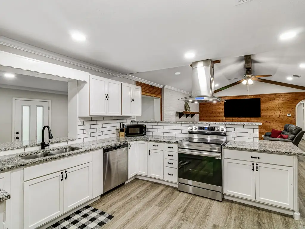 203 S Hogg Street, Streetman, TX 75859 - Image #1