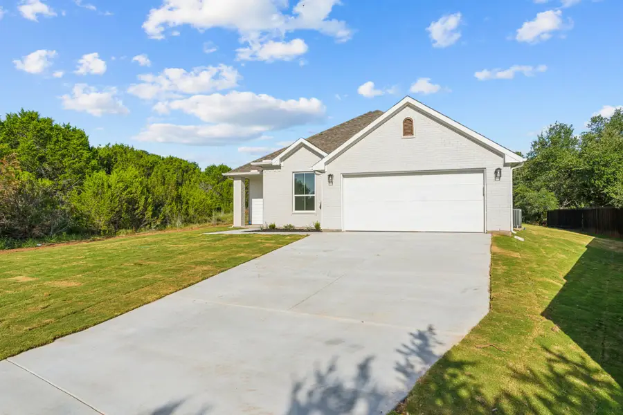 5012 Elizabeth Street, Granbury, TX 76048 - Image #2