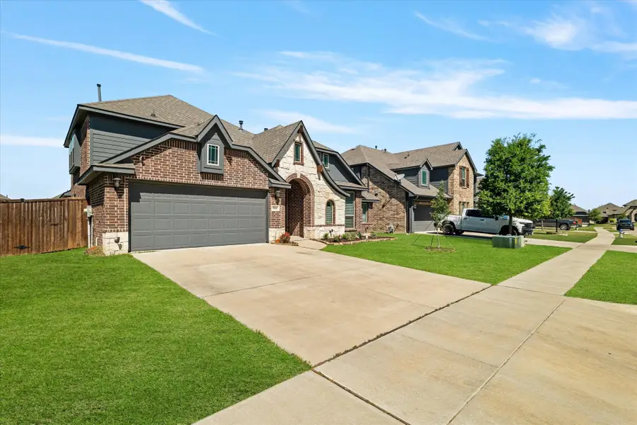 1036 English Oak Drive, Burleson, TX 76028 - Image #2