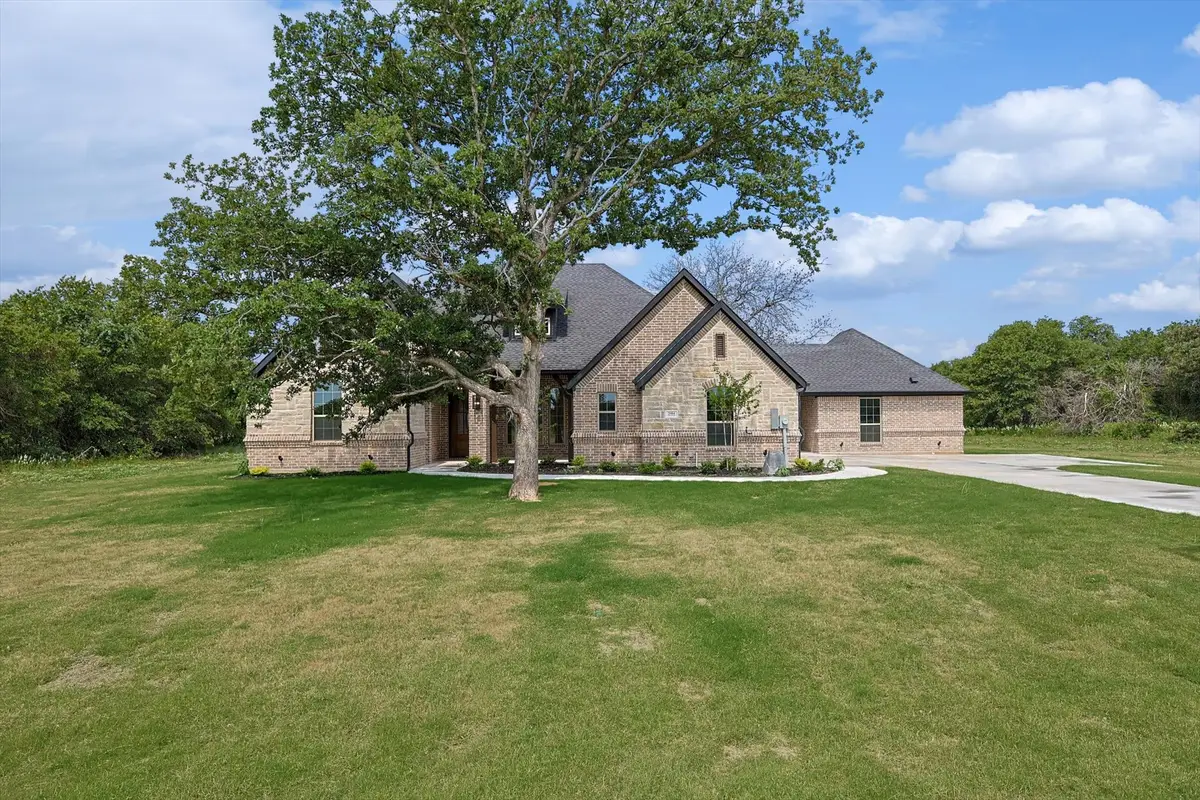 2084 Glenhollow Drive, Weatherford, TX 76088 - Image #1
