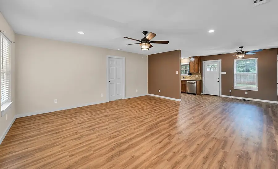 210 N Harrison Street, McGregor, TX 76657 - Image #2