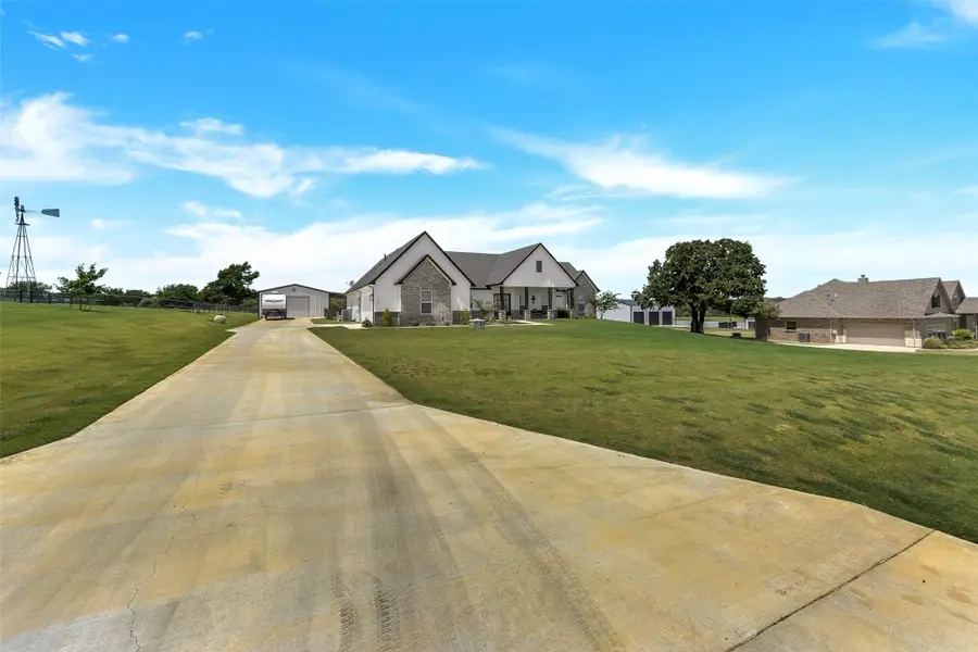 165 Quail Ridge Court, Decatur, TX 76234 - Image #3