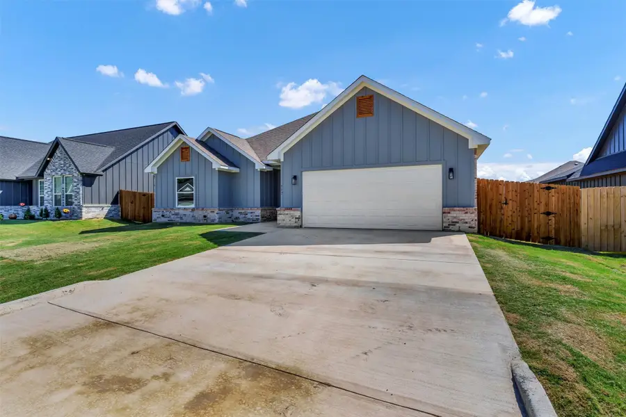 117 Bexar Street, Mabank, TX 75147 - Image #2