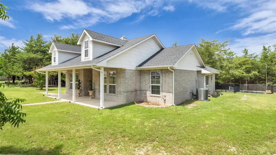 1011 Sister Grove Road, Van Alstyne, TX 75495 - Image #2
