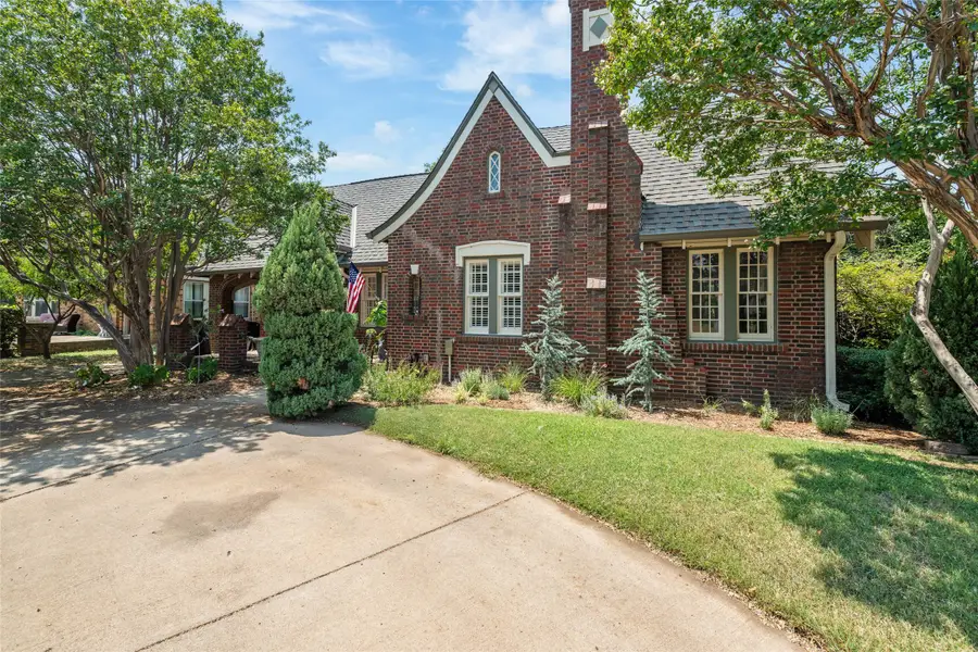 1808 Forest Park Boulevard, Fort Worth, TX 76110 - Image #3