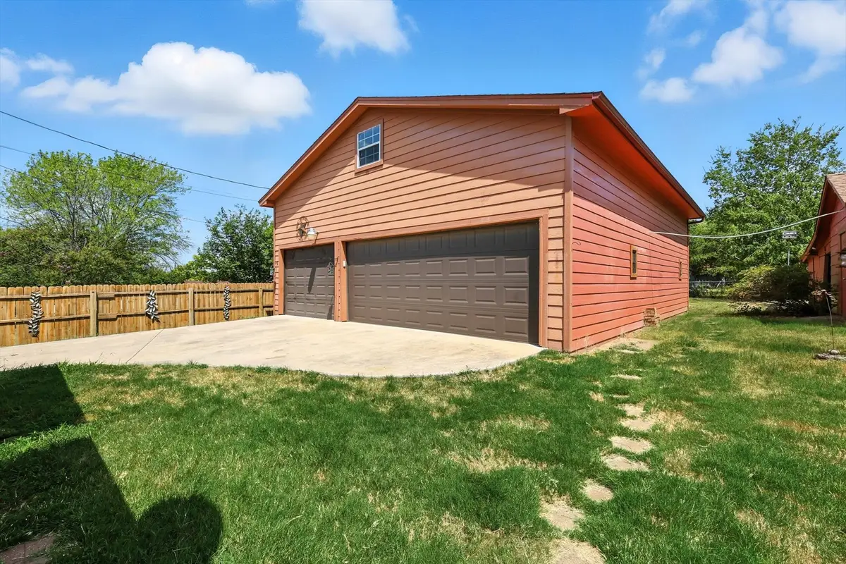 905 Clearview Street, Krum, TX 76249 - Image #1