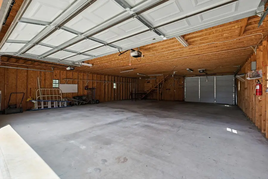 905 Clearview Street, Krum, TX 76249 - Image #2