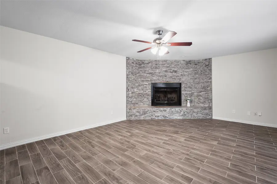 14617 Oakwood Lane, Balch Springs, TX 75180 - Image #3