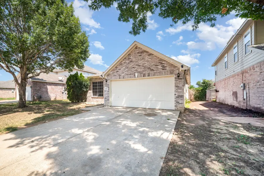 216 Lincoln Lane, Crowley, TX 76036 - Image #3