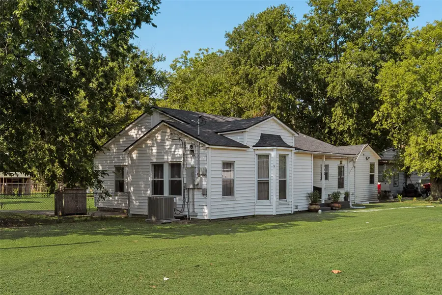 1520 Olive Street, Gainesville, TX 76240 - Image #2