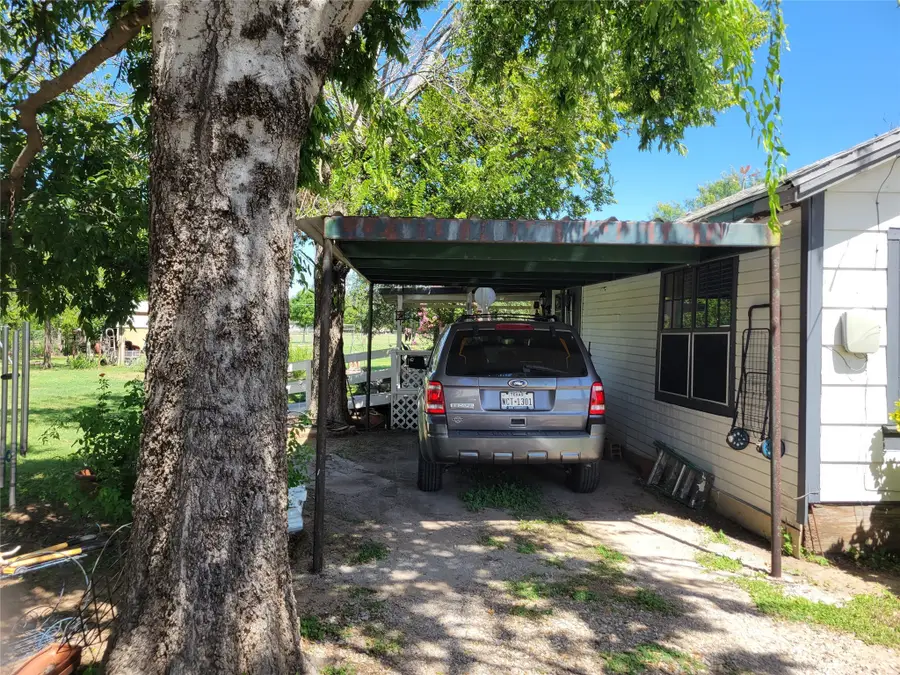 1205 Melwood Avenue, Brownwood, TX 76801 - Image #2