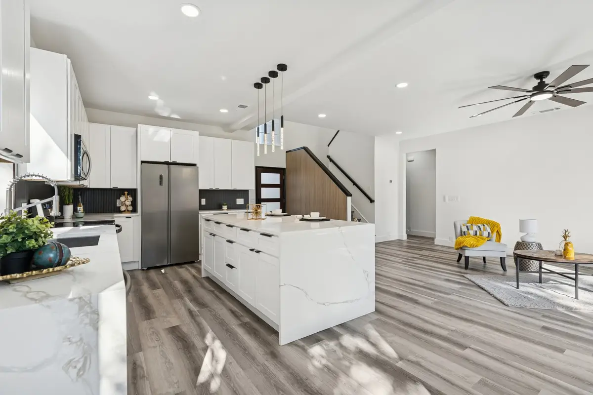 808 Lake Bridge Drive, Lake Dallas, TX 75065 - Image #1