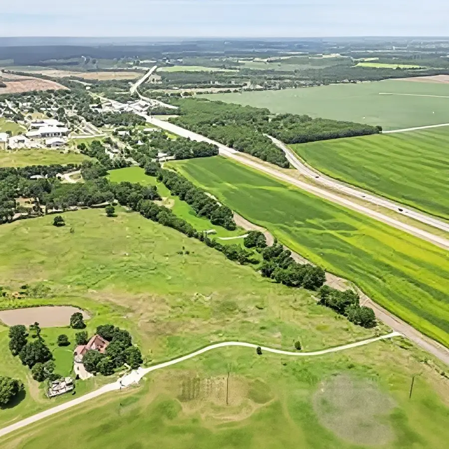 1008 N Richards Street, Aquilla, TX 76622 - Image #2