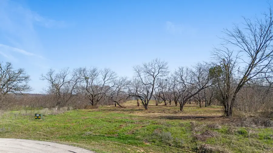 8424 Edgewater Drive, Kemp, TX 75143 - Image #2