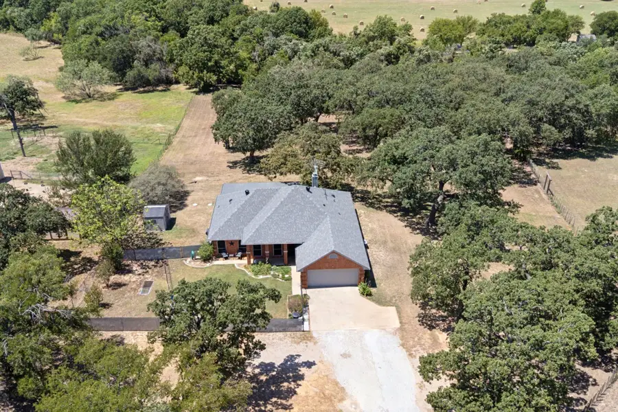 202 Morrow Road, Springtown, TX 76082 - Image #2