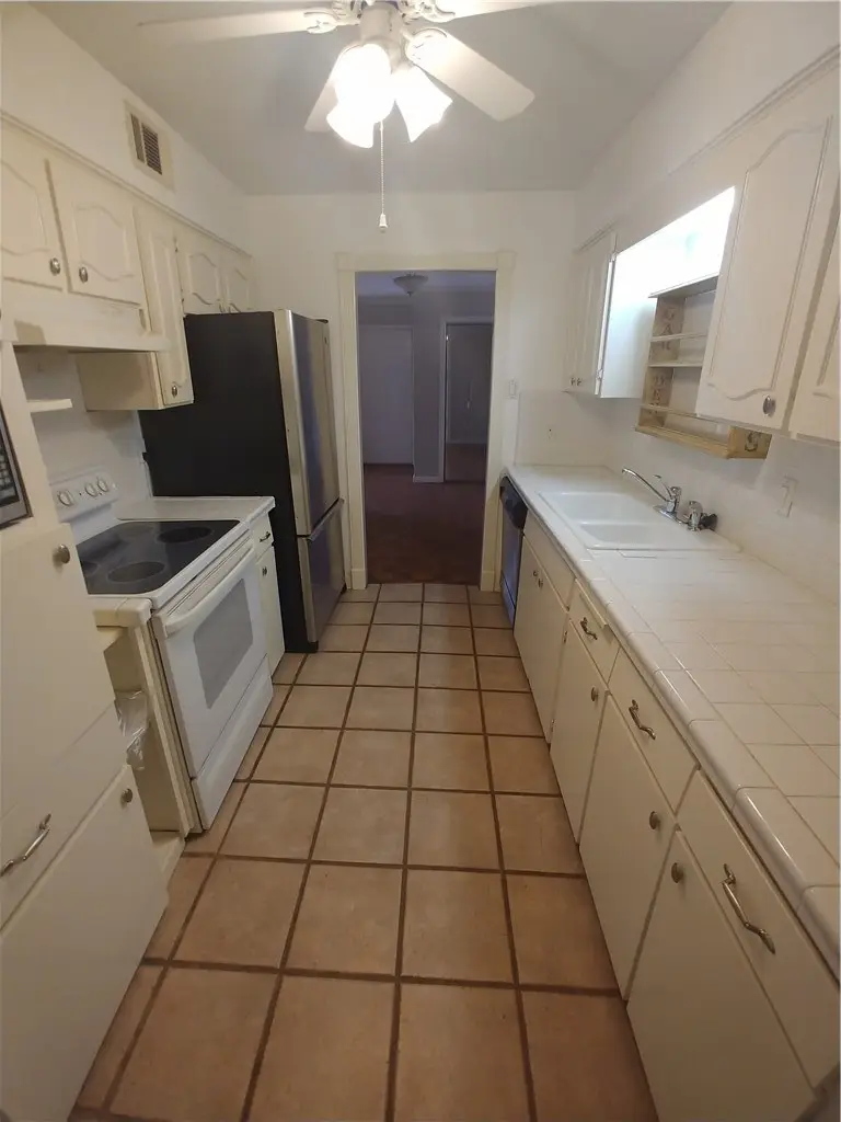 7700 Meadow Park Drive #116, Dallas, TX 75230 - Image #3