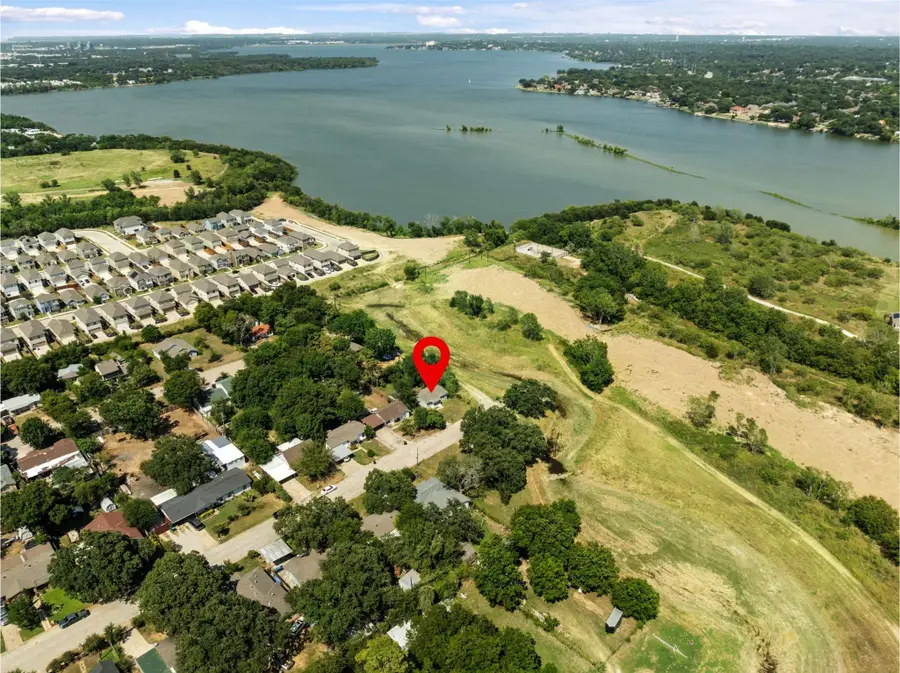 5705 Vesta Farley Road, Fort Worth, TX 76119 - Image #2