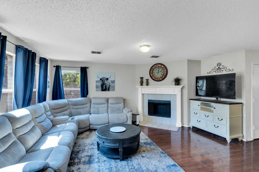 6729 Prairie Fire Road, Arlington, TX 76002 - Image #3