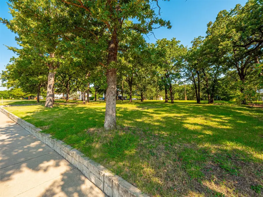 2801 Russell Road, Arlington, TX 76001 - Image #3