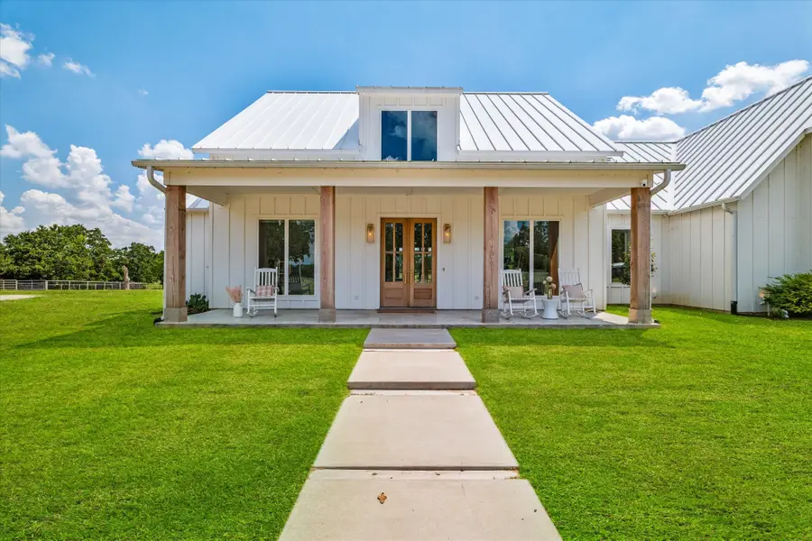 1326 Lynch Crossing Boulevard, Whitesboro, TX 76273 - Image #2