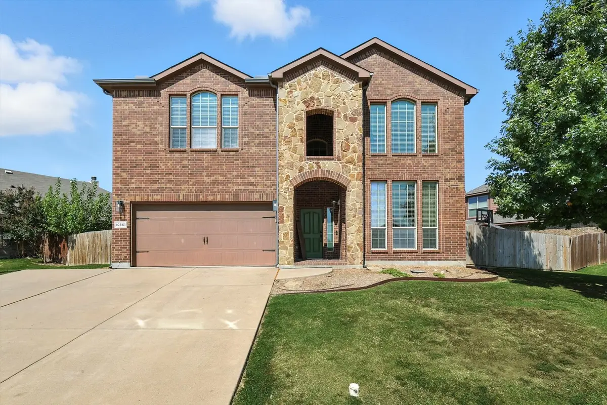 10861 Middleglen Road, Fort Worth, TX 76052 - Image #1