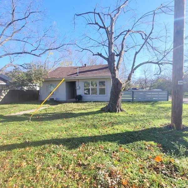 1319 W 13th Avenue, Corsicana, TX 75110 - Image #2