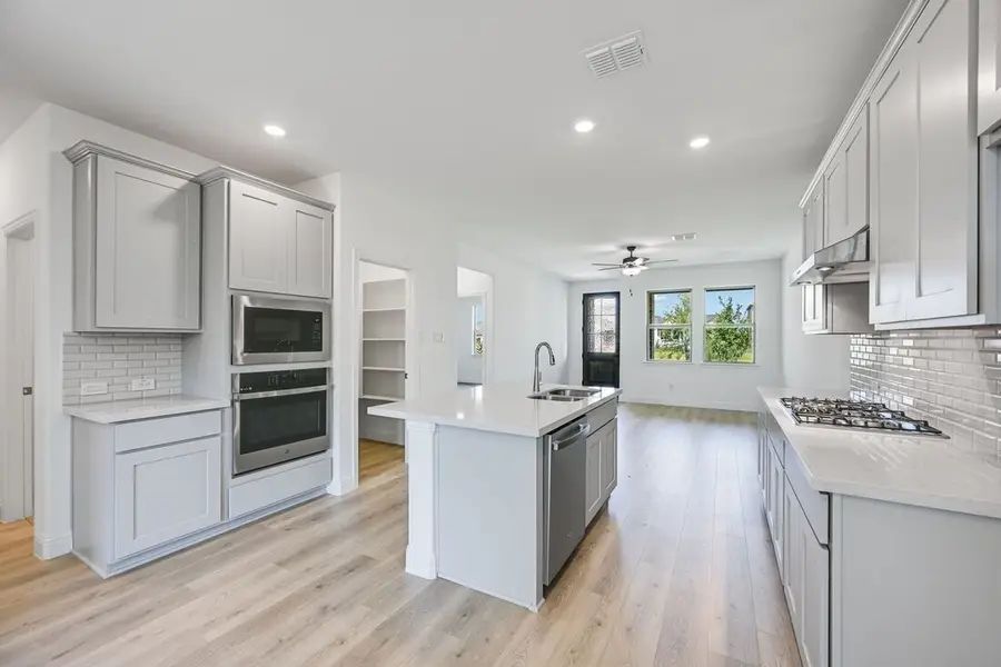 112 North Sky Drive, Celina, TX 75009 - Image #2