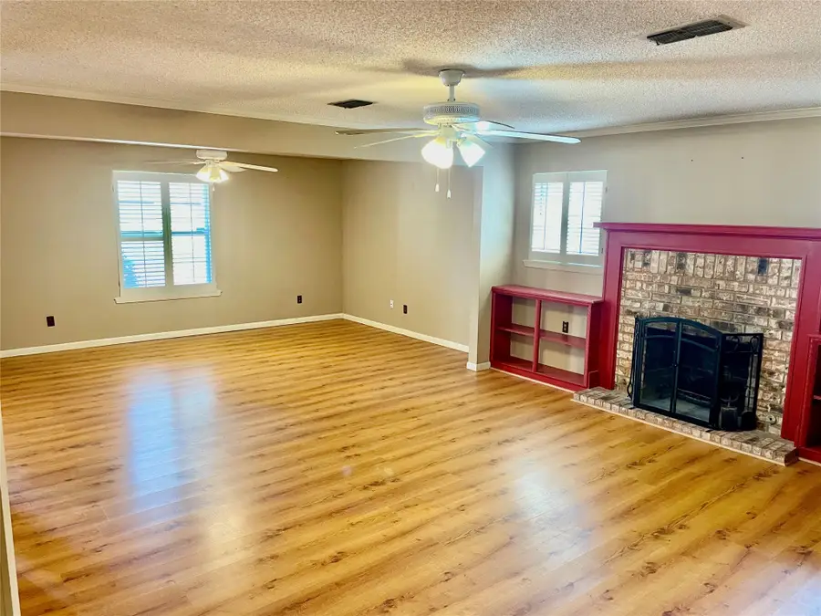 1223 Mockingbird Street, Stephenville, TX 76401 - Image #3