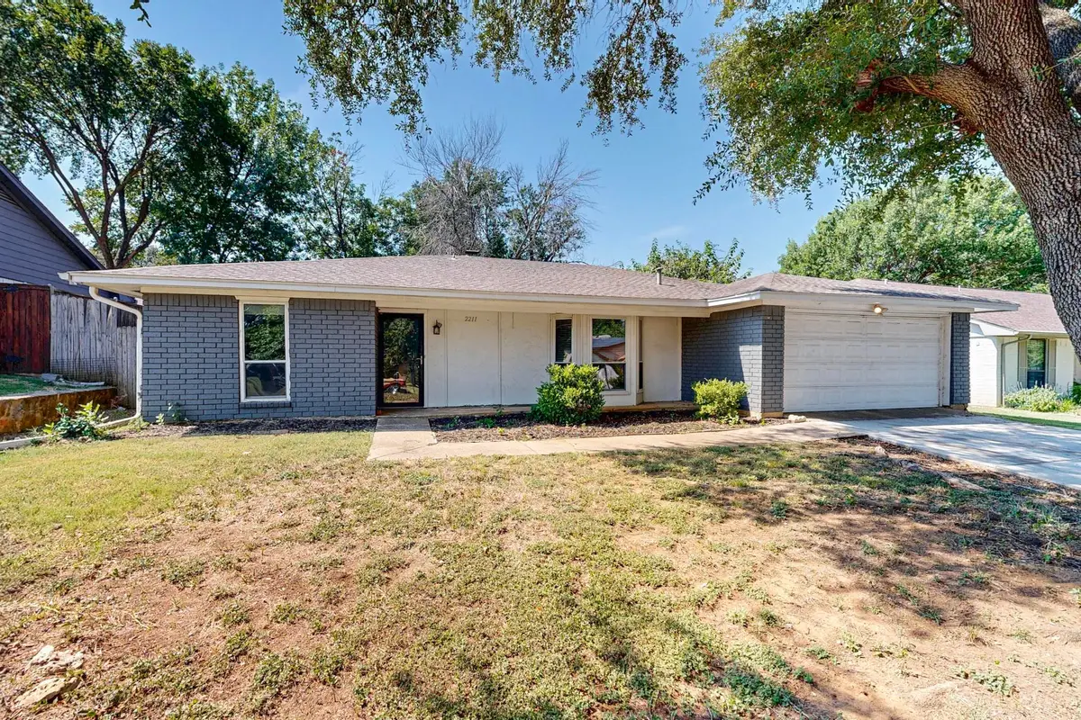 2211 Sierra Drive, Grapevine, TX 76051 - Image #1