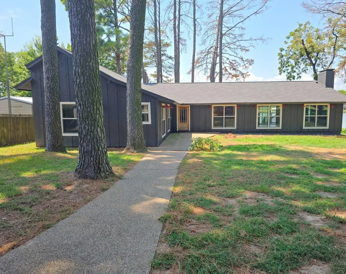 190 Thunderbird Drive, Mabank, TX 75156 - Image #1