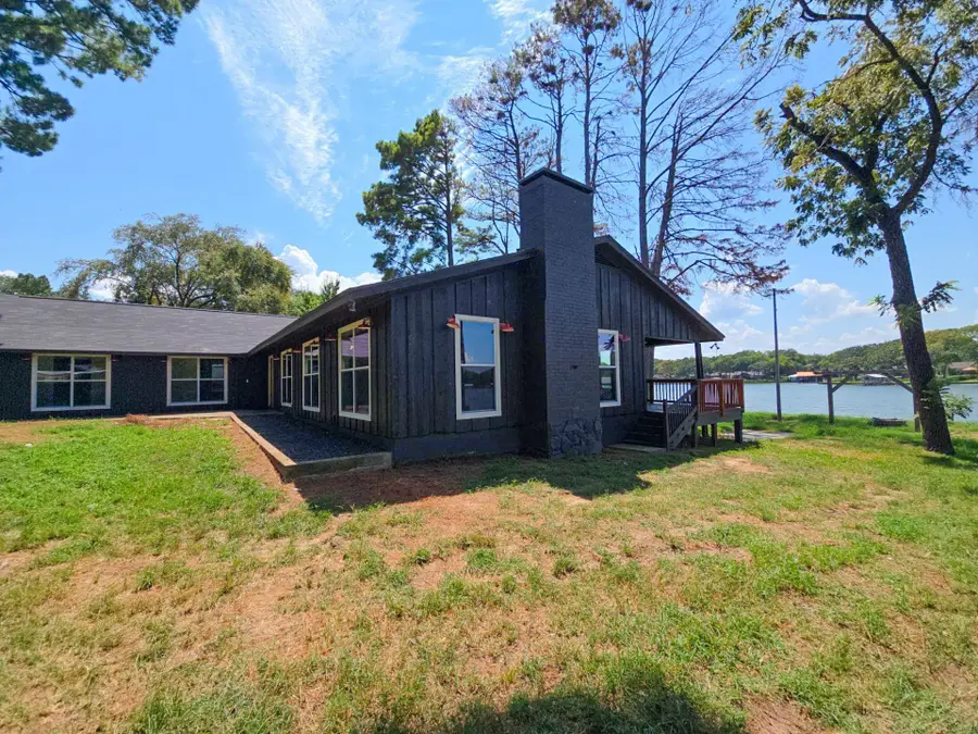 190 Thunderbird Drive, Mabank, TX 75156 - Image #2