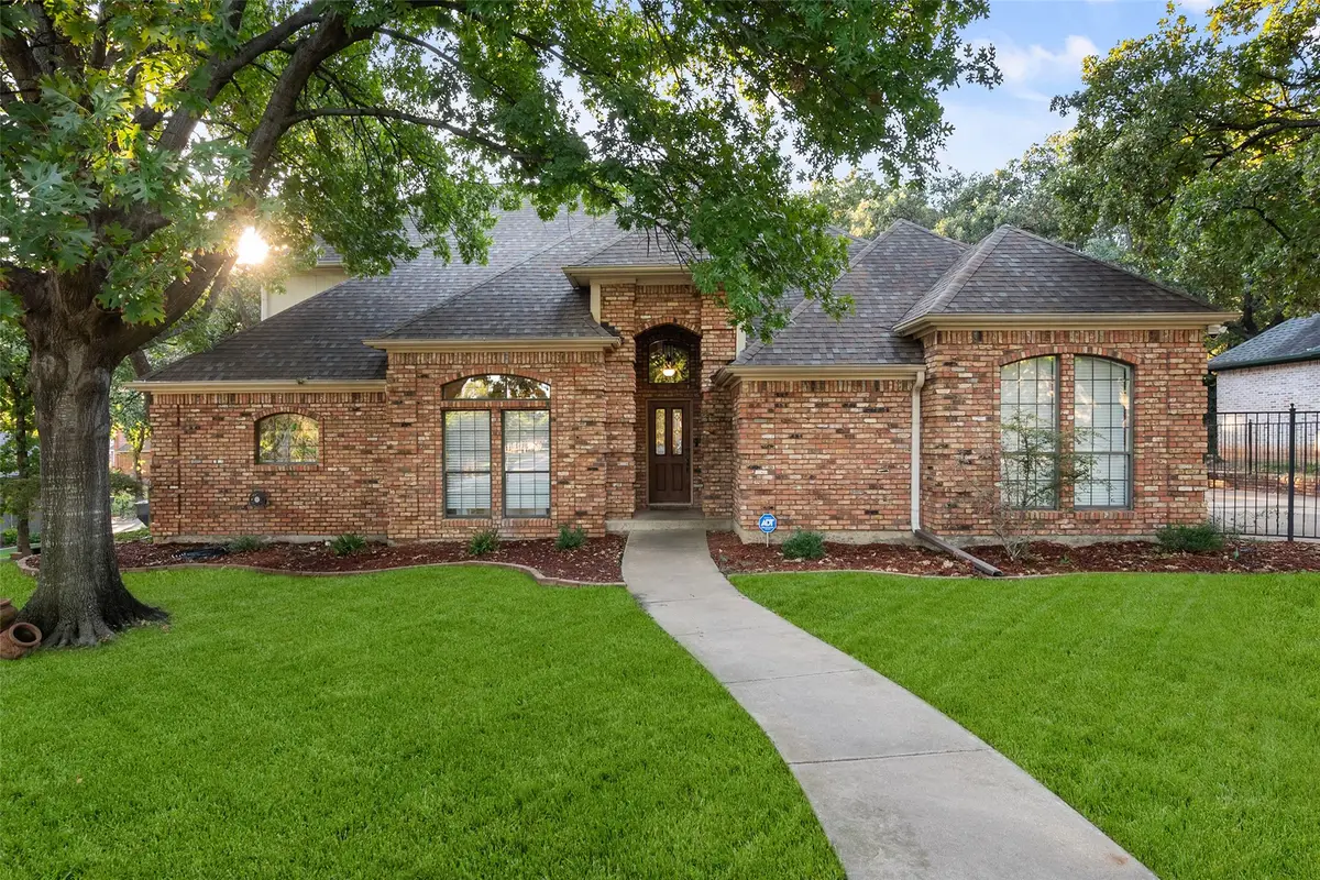 424 Windjammer Lane, Azle, TX 76020 - Image #1