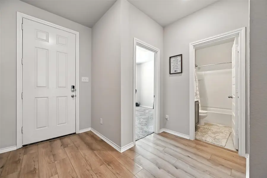 8009 Gangway Drive, Fort Worth, TX 76179 - Image #2