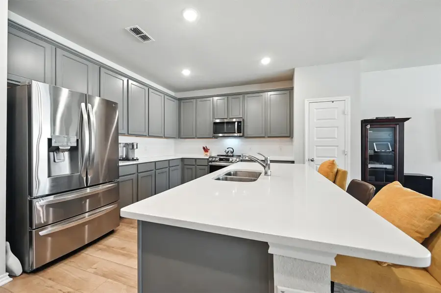 8009 Gangway Drive, Fort Worth, TX 76179 - Image #3