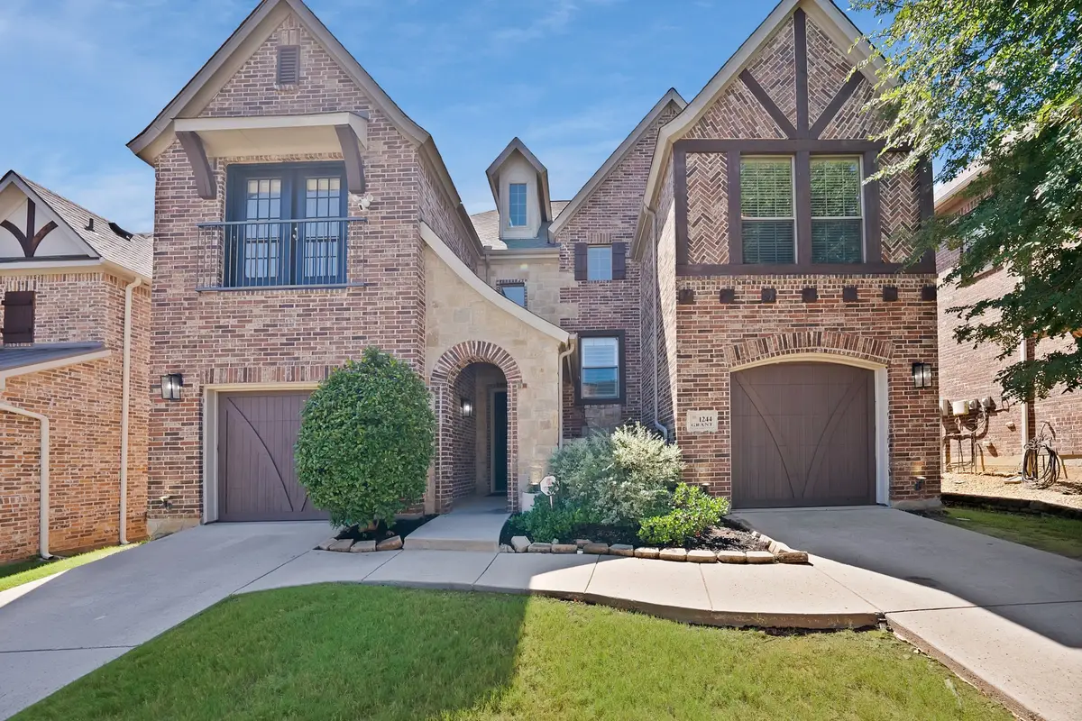 1244 Grant Avenue, Lantana, TX 76226 - Image #1