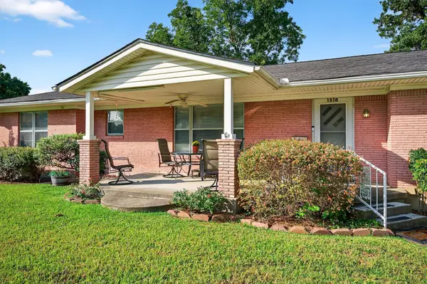 1318 Kessler Boulevard, Sherman, TX 75092