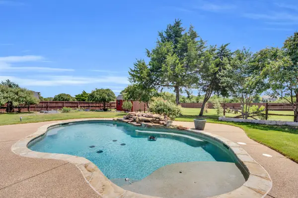 3020 Mccarver Drive, Midlothian, TX 76065
