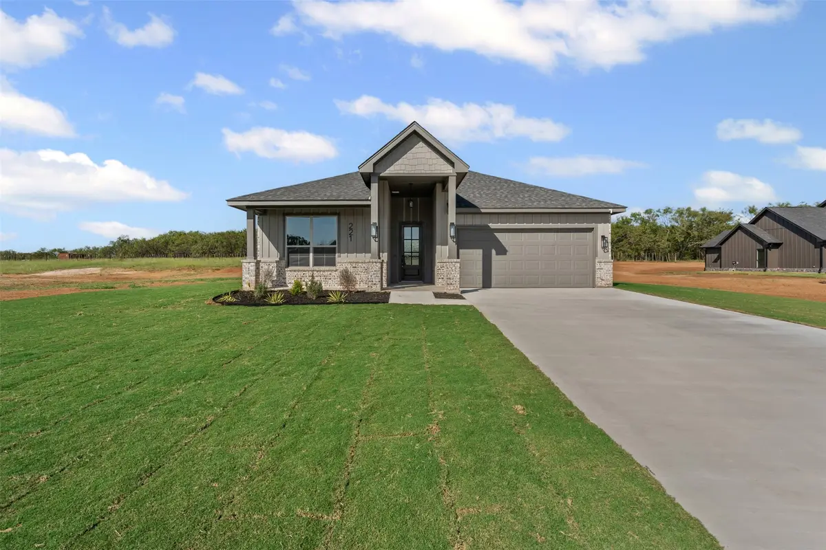 221 Jimmy Lane, Millsap, TX 76066 - Image #1