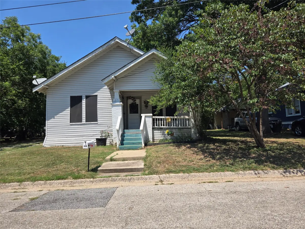 215 Bell Street, Gainesville, TX 76240 - Image #1