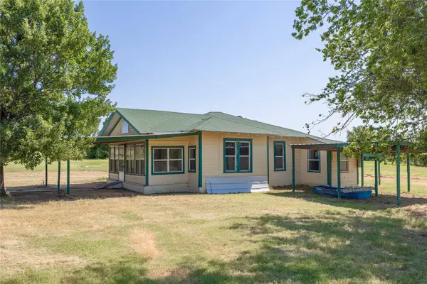 8401 Highway 16, De Leon, TX 76444