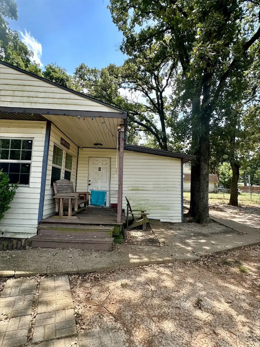 111 Thunderbird Drive, Mabank, TX 75156 - Image #2