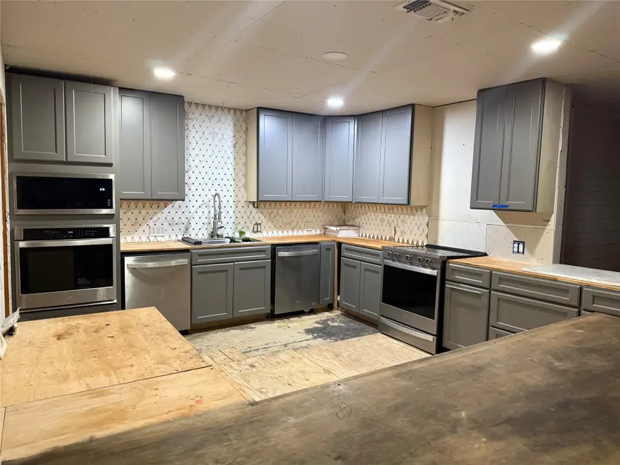 118 N Crescent Street, Gorman, TX 76454 - Image #2