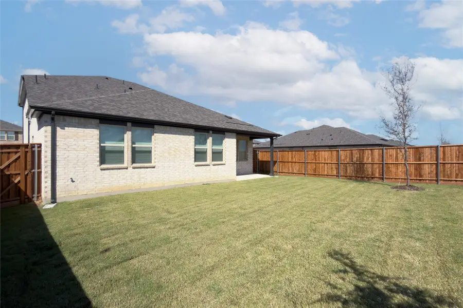824 Jacquelyn Drive, Little Elm, TX 75068 - Image #3